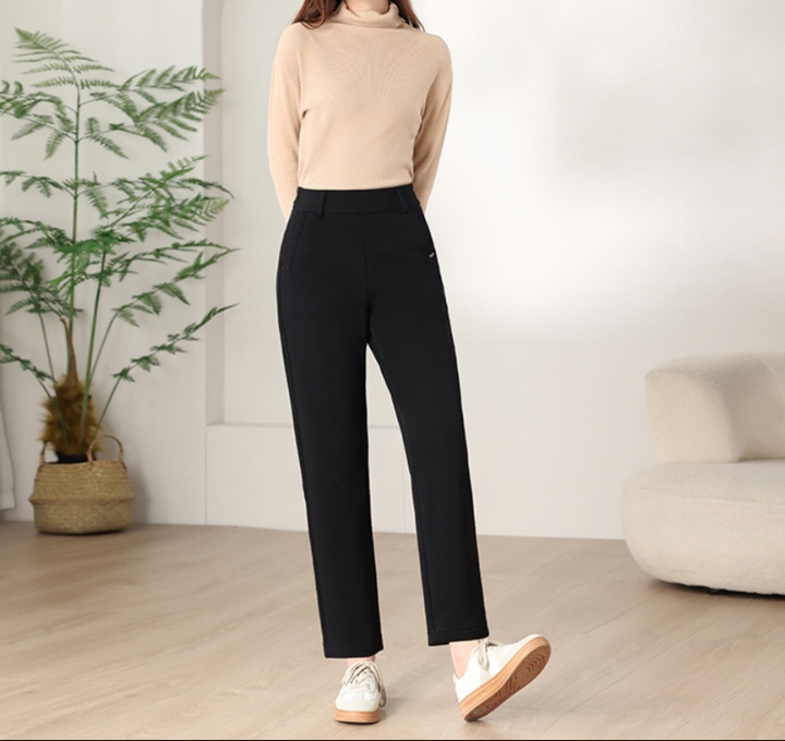 体型カバー すっきり美脚ストレートパンツ