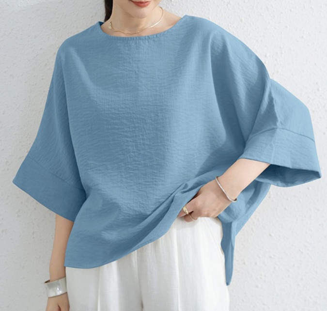 ゆったりとした袖のシンプル体型カバーブラウス