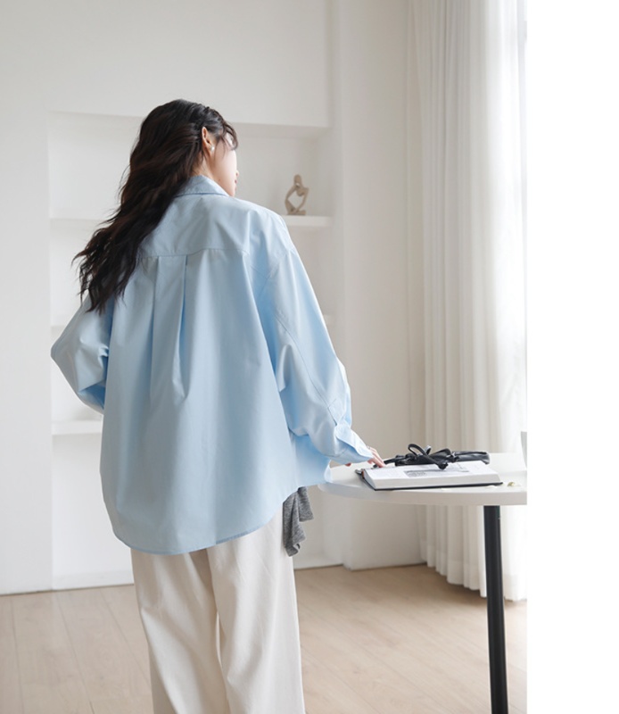 体型カバー ゆったりシルエットの上品シャツ