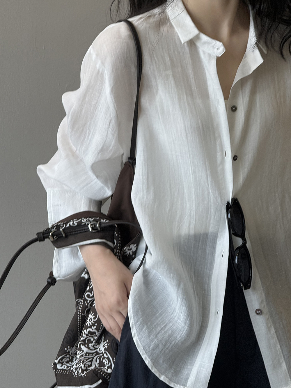 体型カバー ゆったりリネン風シャツ