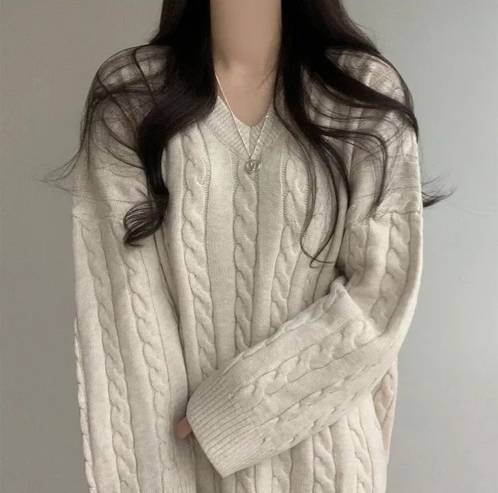 体型カバー ゆったりケーブル編みニット