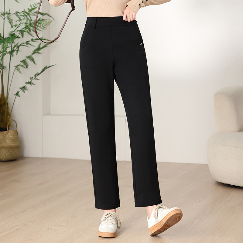 体型カバー すっきり美脚ストレートパンツ