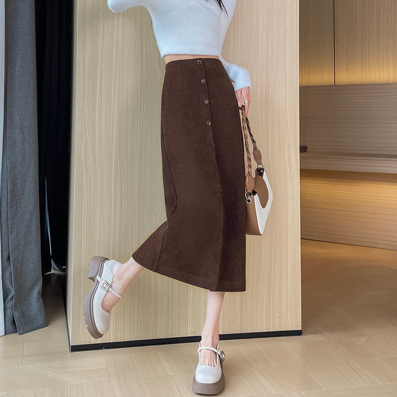 体型カバー ボタン付きすっきりシルエットスカート