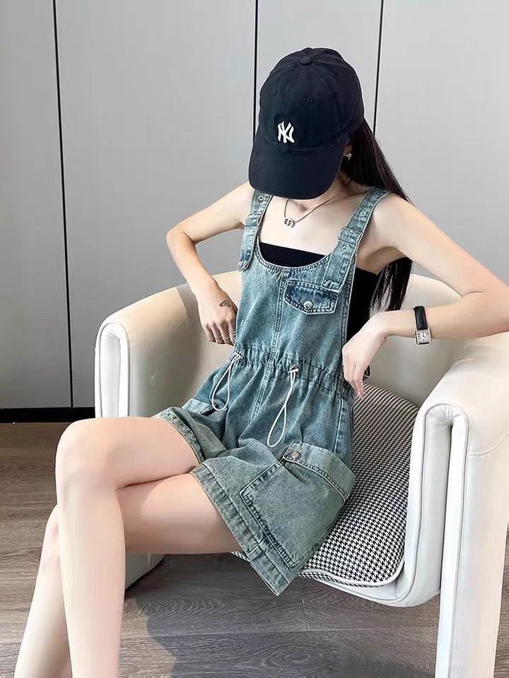 オールインワンコーデ 夏向け紐付きデニムサロペット