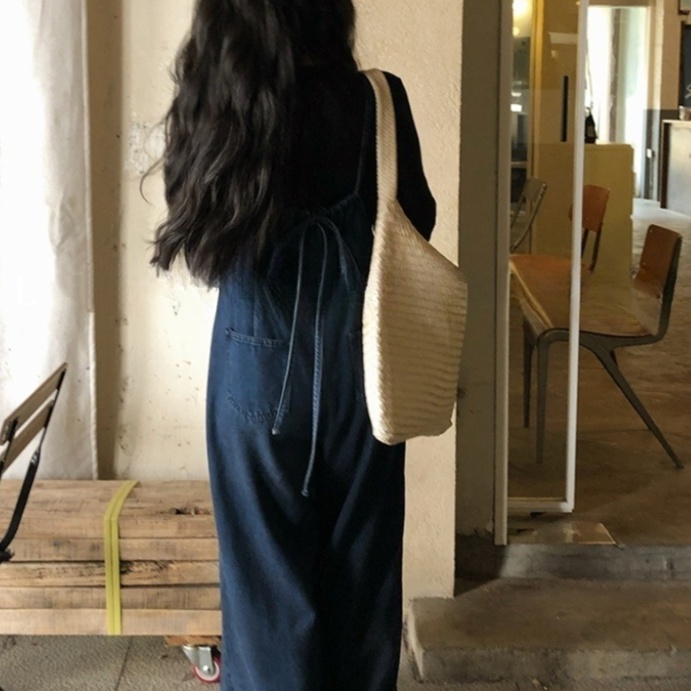 オールインワンコーデ ゆったりシルエットデニムサロペット