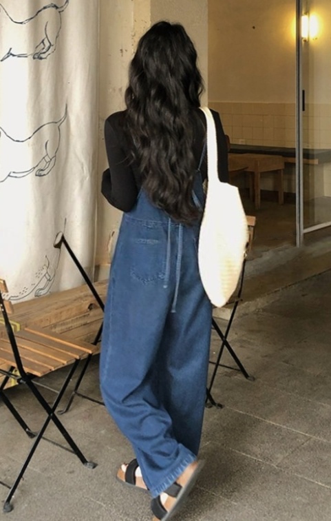 オールインワンコーデ ゆったりシルエットデニムサロペット