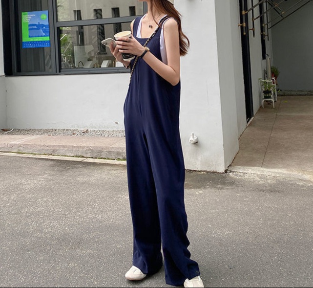 オールインワンコーデ ゆったりシルエット肩紐サロペット