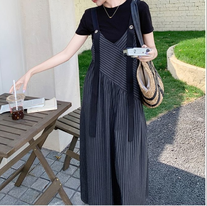 オールインワンコーデ ゆったりストライプ柄サロペット
