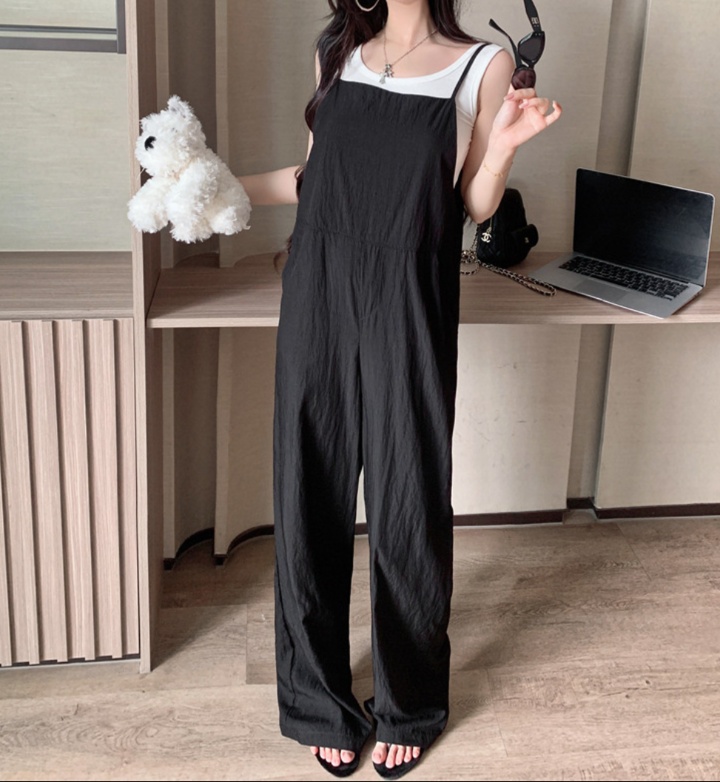 オールインワンコーデ ゆったりシルエットのパンツサロペット