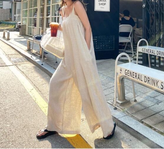 オールインワンコーデ 麻風ゆったりパンツサロペット