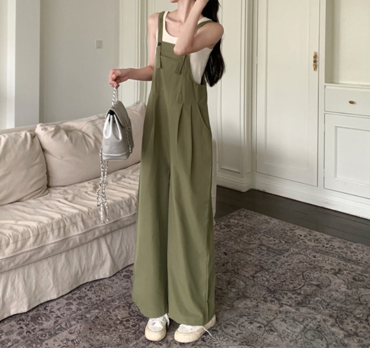 オールインワンコーデ ゆったりシルエットのパンツサロペット