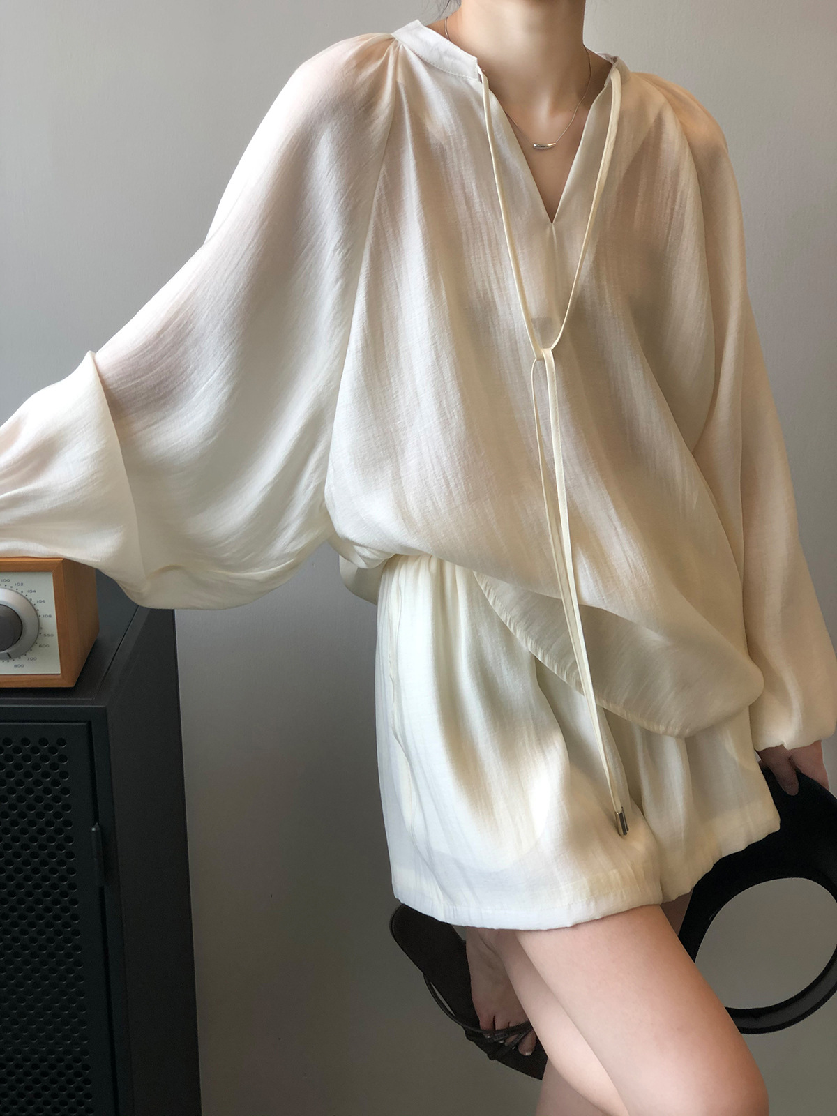 大人ゆったりネックリボンの袖広がりセットアップ