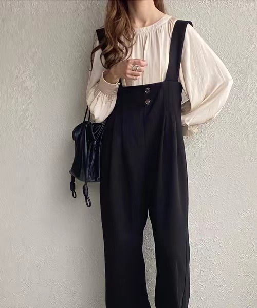 オールインワンコーデ ゆったりシルエットパンツサロペット