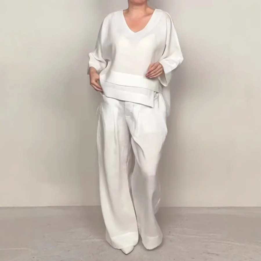 優雅なゆとりシルエットのセットアップ