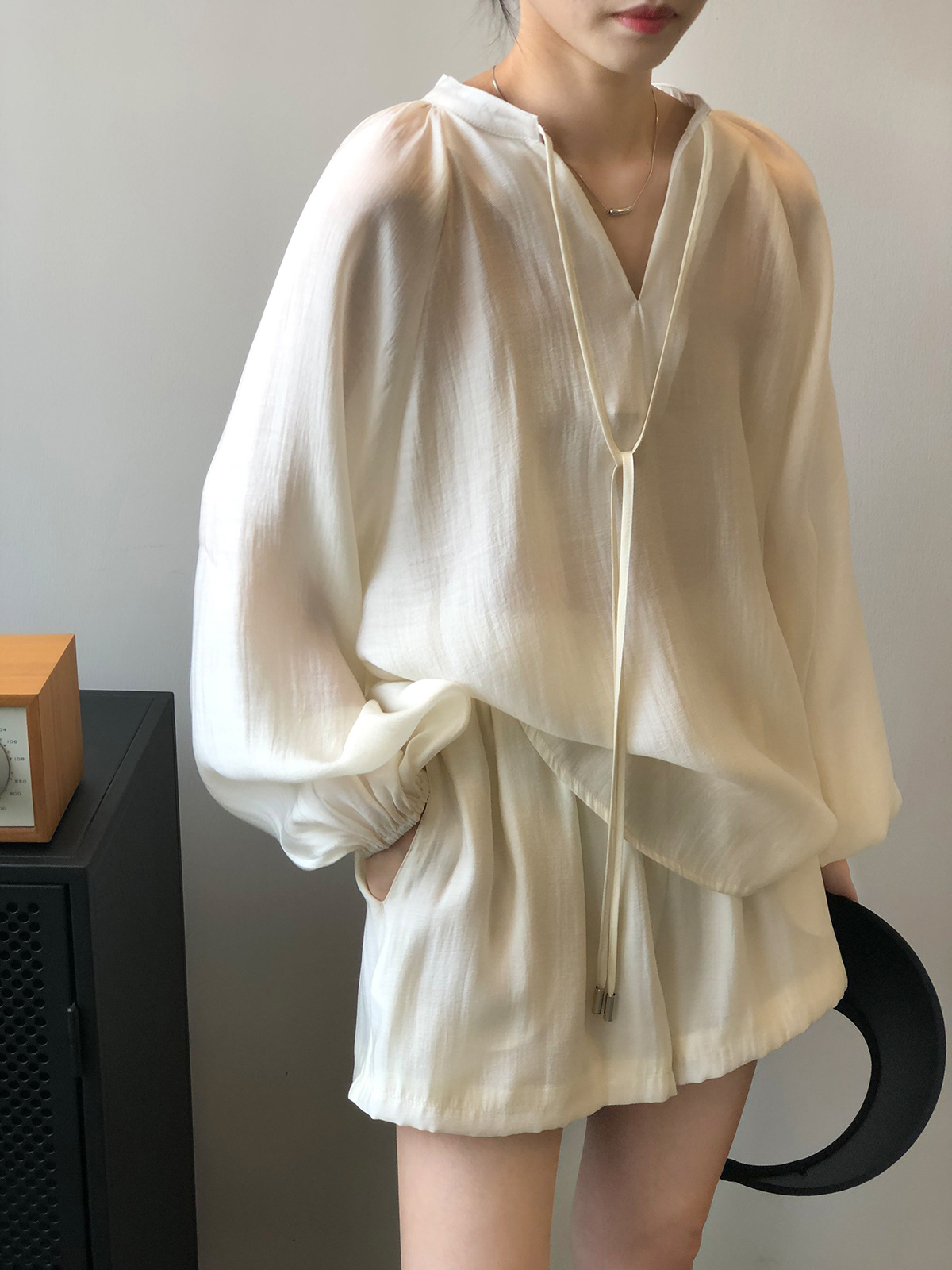 大人ゆったりネックリボンの袖広がりセットアップ