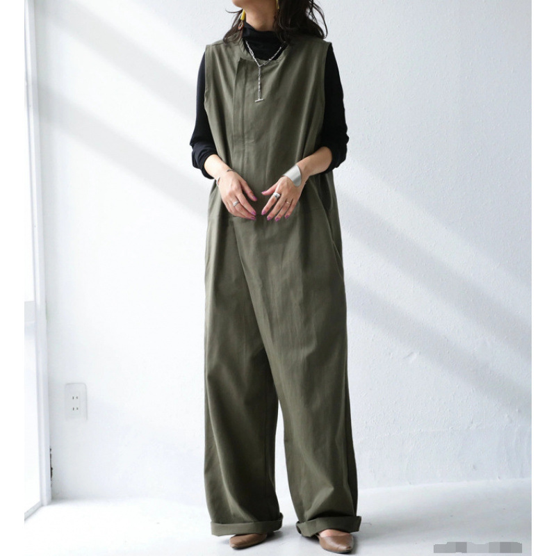 オールインワンコーデ ゆったりシルエット 袖なしパンツサロペット