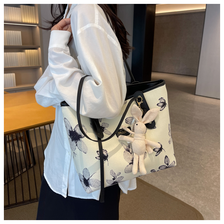 花柄ファッション 花模様キャンバストート