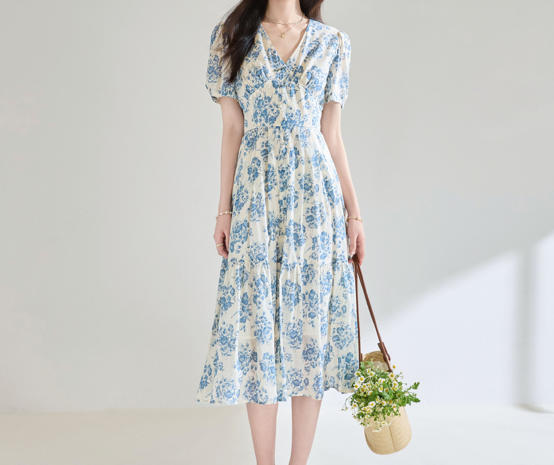花柄ファッション 爽やか青花柄ティアードワンピース