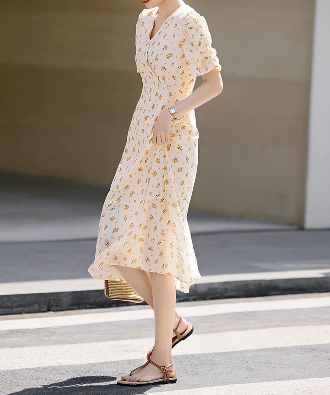 花柄ファッション 優美な小花柄シフォンワンピース