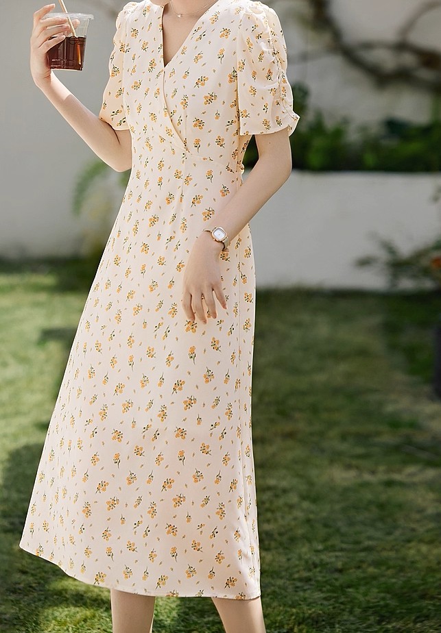 花柄ファッション 優美な小花柄シフォンワンピース