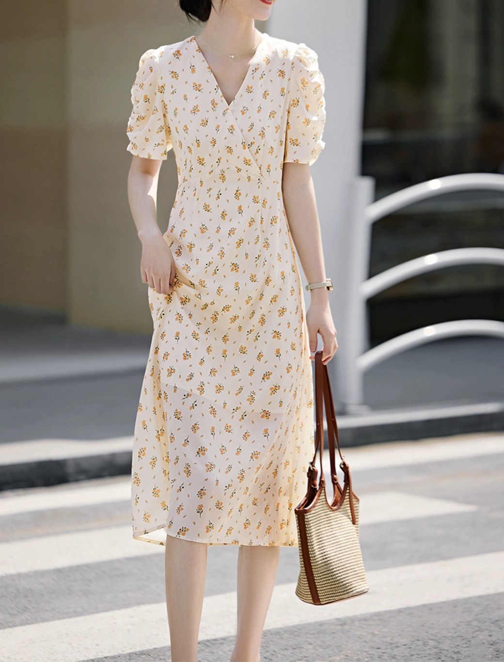 花柄ファッション 優美な小花柄シフォンワンピース