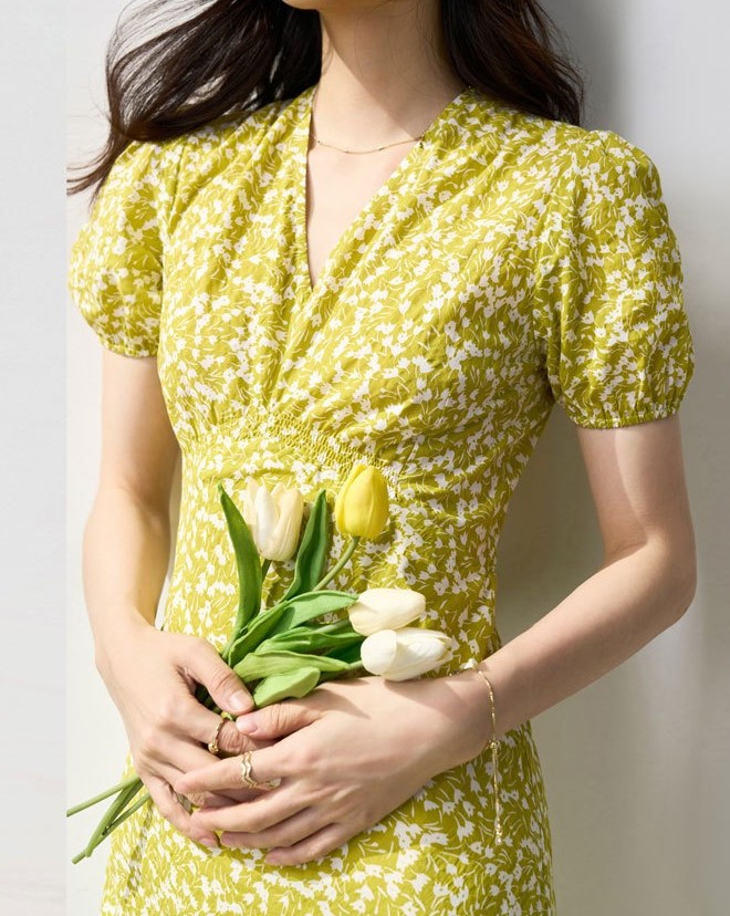 花柄ファッション 春の訪れ チューリップ付き花柄ワンピース