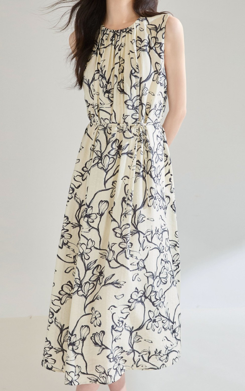 花柄ファッション 優美な線描き花柄 ゆったりワンピース