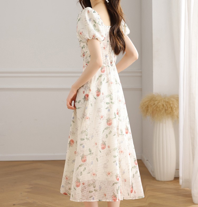 花柄ファッション 優美な薔薇模様 ふんわり袖ワンピース