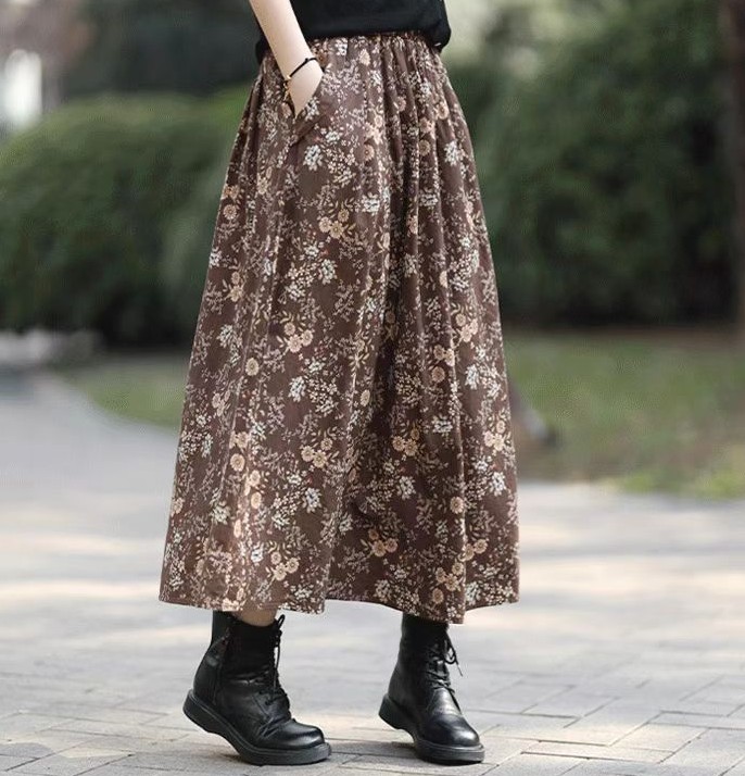 花柄ファッション 四季を彩る花模様ロングフレアースカート