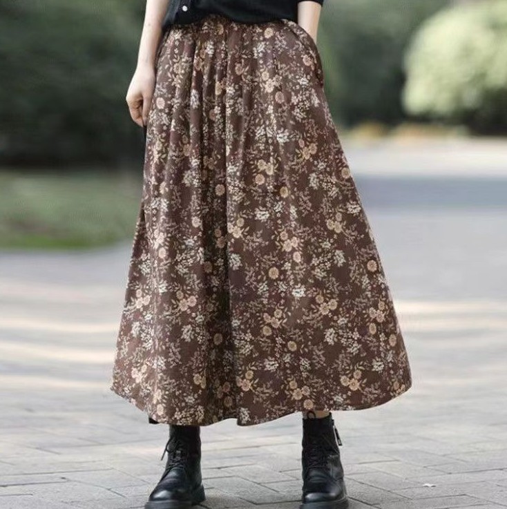 花柄ファッション 四季を彩る花模様ロングフレアースカート