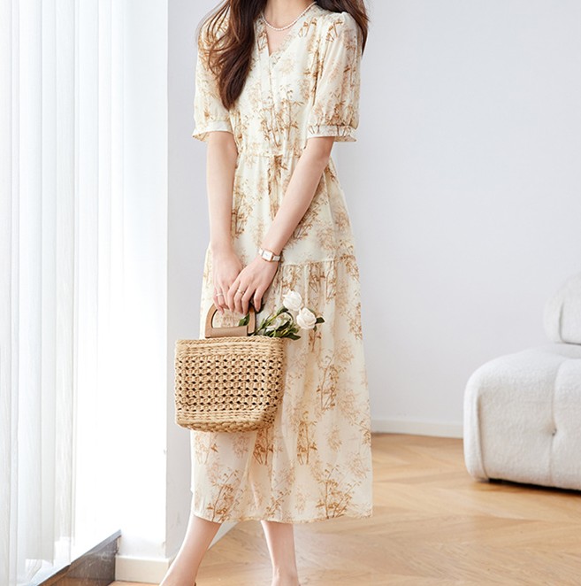 花柄ファッション 優美な草花模様 ティアードシフォンワンピース