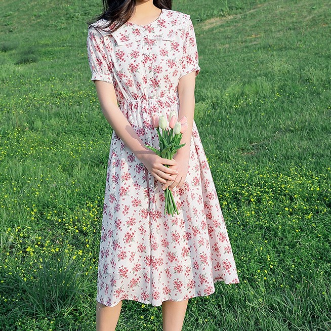 花柄ファッション 優美な花柄ミディ丈ワンピース