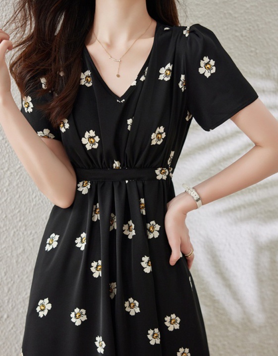 花柄ファッション 優美な小花柄シフォンワンピース