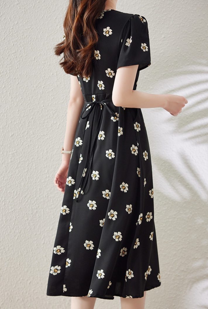 花柄ファッション 優美な小花柄シフォンワンピース