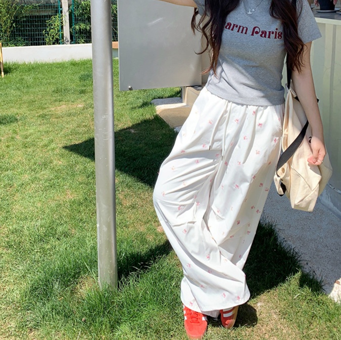 花柄ファッション 小花柄ゆったりワイドパンツ
