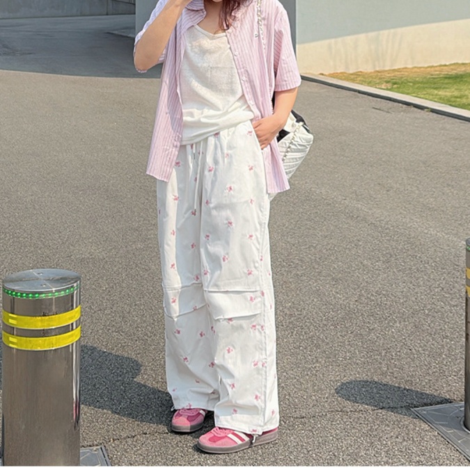 花柄ファッション 小花柄ゆったりワイドパンツ