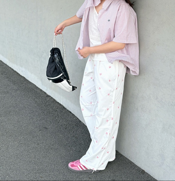 花柄ファッション 小花柄ゆったりワイドパンツ