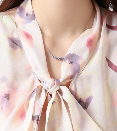 花柄ファッション 水彩画風 リボン付きブラウス