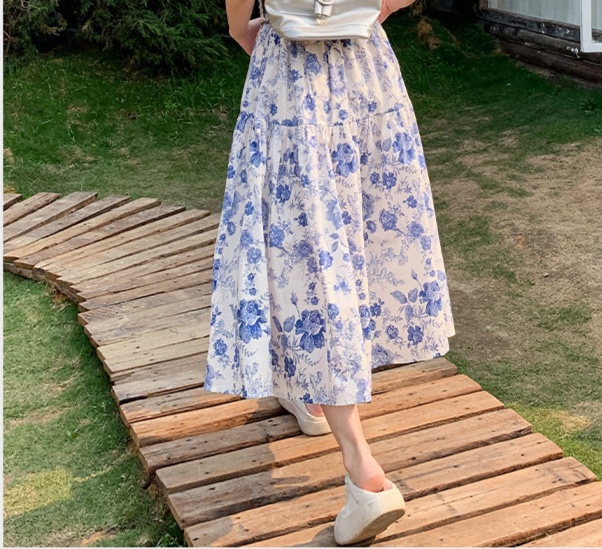 花柄ファッション 花模様ミディ丈フレアースカート