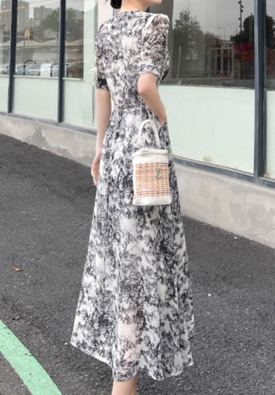 花柄ファッション 優美な花柄マキシワンピース