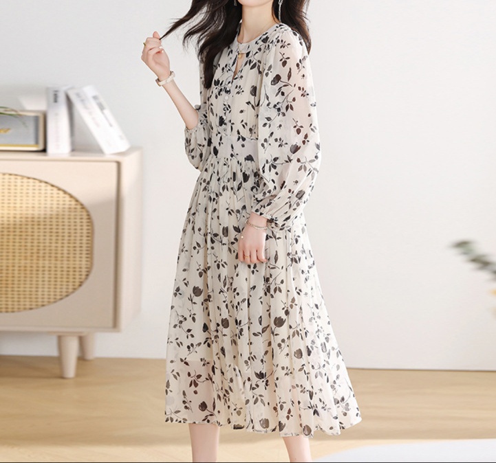 花柄ファッション 花柄長袖ワンピース