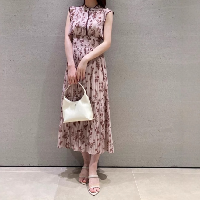 花柄ファッション 胸元プリーツ 花柄シフォンワンピース