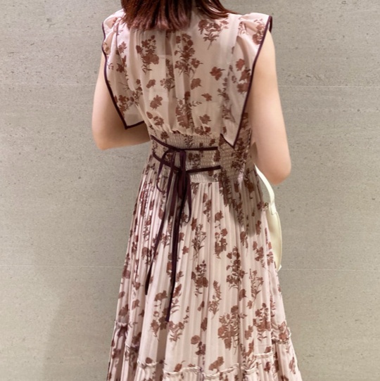 花柄ファッション 胸元プリーツ 花柄シフォンワンピース