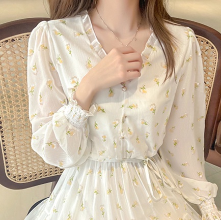 花柄ファッション ふんわり長袖花柄ティアードワンピース