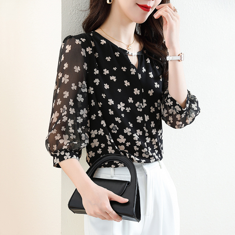 花柄ファッション 小花柄シアーブラウス