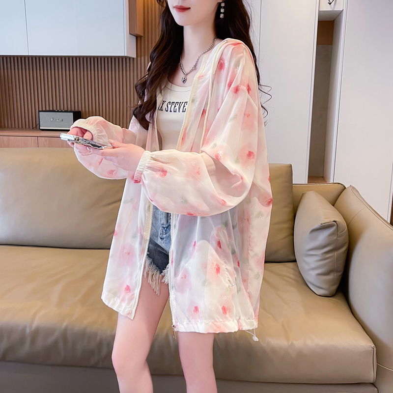 花柄ファッション 透け感あるシフォン花柄ブルゾン
