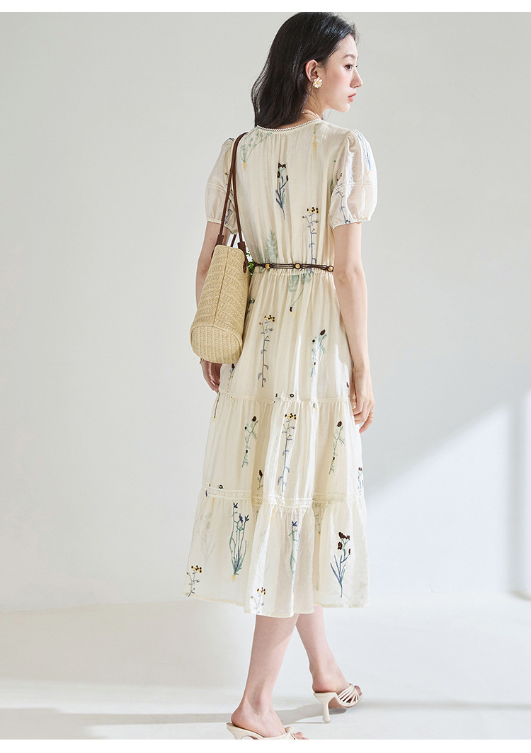 花柄ファッション 草花刺繍入り優美なティアードワンピース