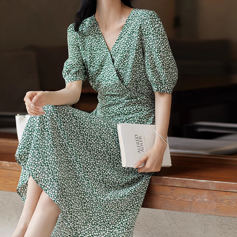 花柄ファッション 清楚な花柄シフォンワンピース