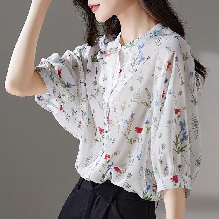 花柄ファッション 優美な野花柄シアーブラウス