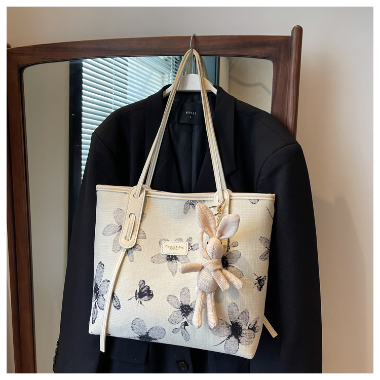 花柄ファッション 花模様キャンバストート